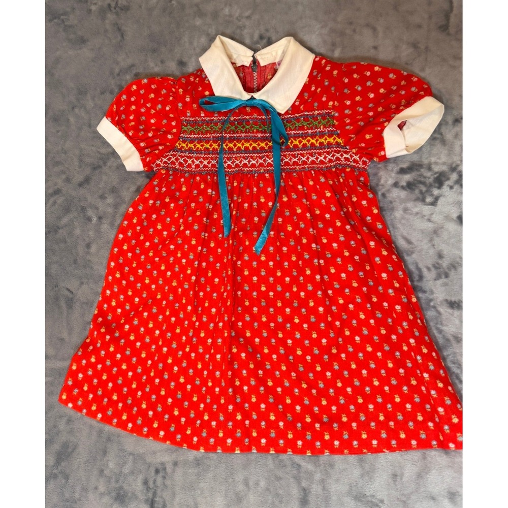 Vintage JC Penney Girls Red Smocked Floral Dress Size 4 Peter Pan Collar